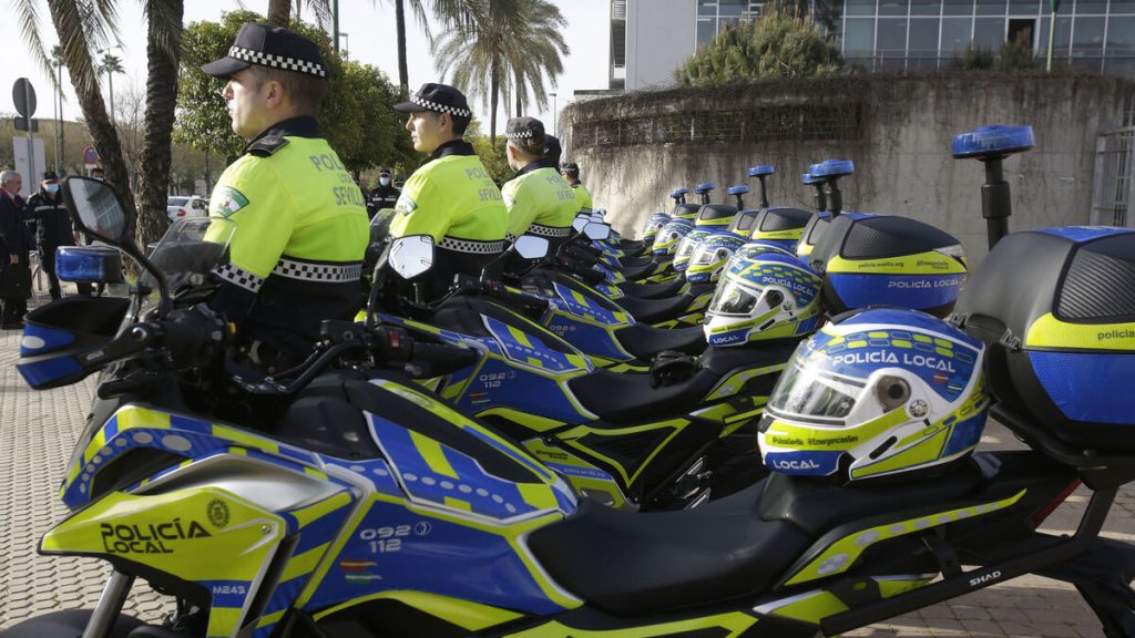 Qué hace un policía local